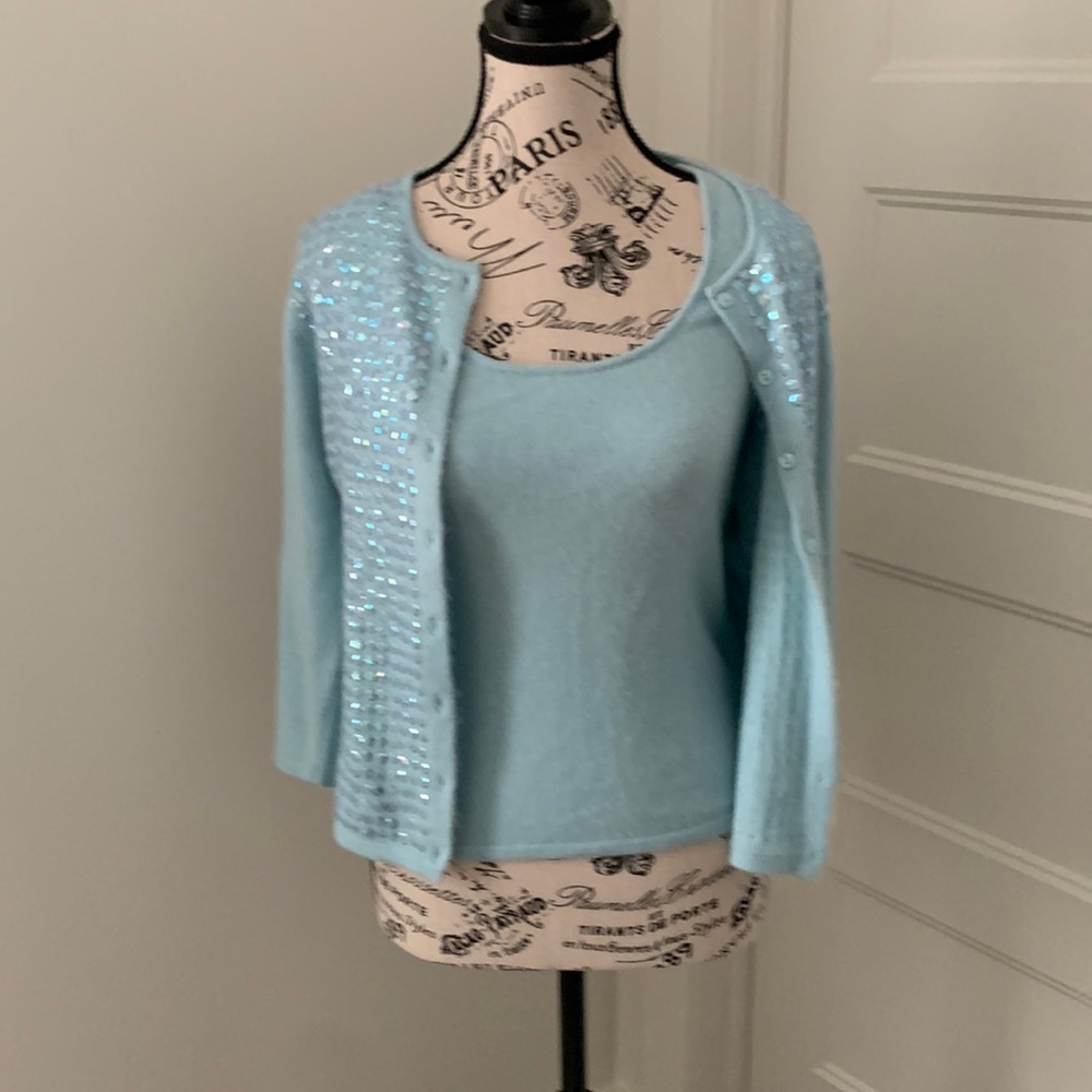 2 piece soft wool new condition